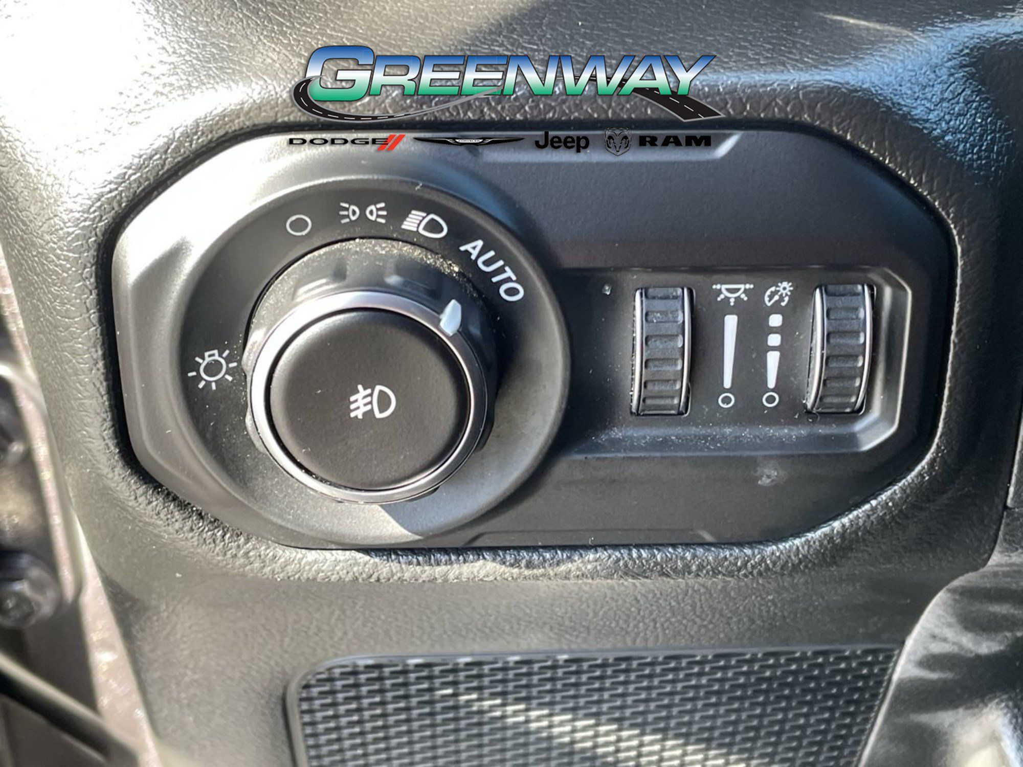 Used 2022 Jeep Wrangler Unlimited Sport AWD/4WD image 23