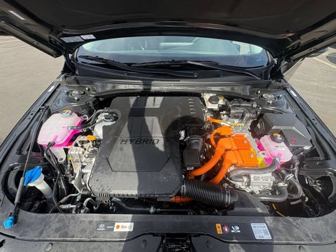 Used 2026 Hyundai Elantra Hybrid FWD image 31