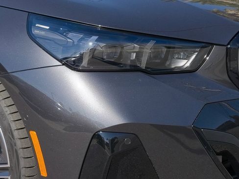 New 2026 BMW i5 eDrive40 image 8