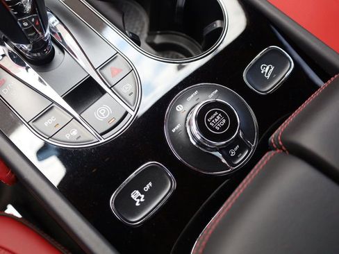 Used 2023 Bentley Bentayga Extended Wheelbase image 50