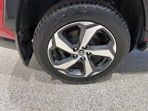 Used 2022 Toyota RAV4 SE w/ Weather & Moonroof Package image 21