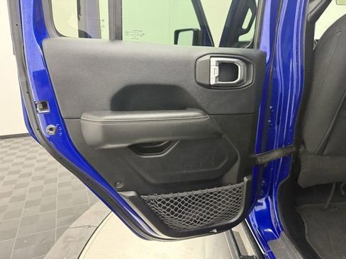 Used 2019 Jeep Wrangler Unlimited Sahara image 23