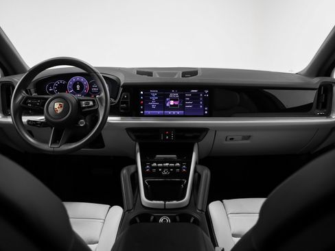 Used 2024 Porsche Cayenne image 25