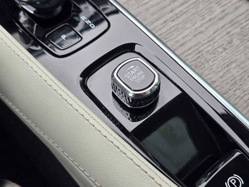 Certified 2023 Volvo XC90 T8 Ultimate w/ Lounge Package image 32