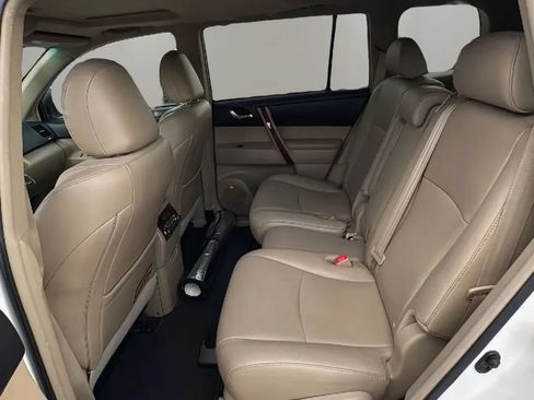 Used 2012 Toyota Highlander Limited FWD image 16