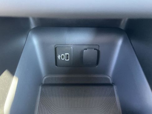 New 2026 Ford Explorer Active image 17