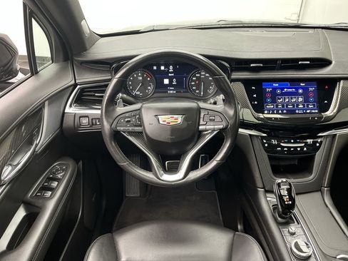 Used 2023 Cadillac XT6 Sport w/ Technology Package image 16