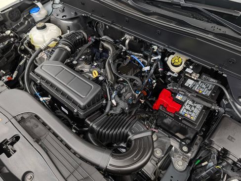 Certified 2025 Ford Bronco Sport Outer Banks w/ Outer Banks Tech Package+ AWD/4WD image 8