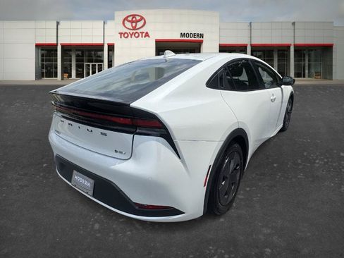 Certified 2025 Toyota Prius LE FWD image 5