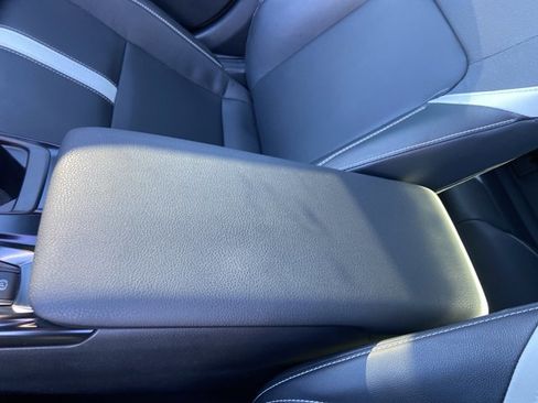 Used 2025 Toyota Camry SE image 40