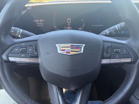 Used 2025 Cadillac XT4 Premium Luxury FWD image 7