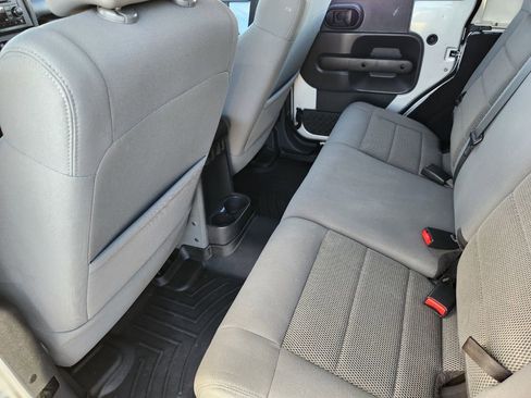 Used 2008 Jeep Wrangler Unlimited Sahara image 31