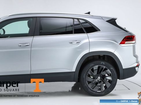 Used 2024 Volkswagen Atlas Cross Sport SE AWD/4WD image 4