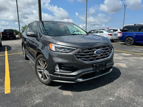 Used 2019 Ford Edge Titanium w/ Equipment Group 301A AWD/4WD image 2
