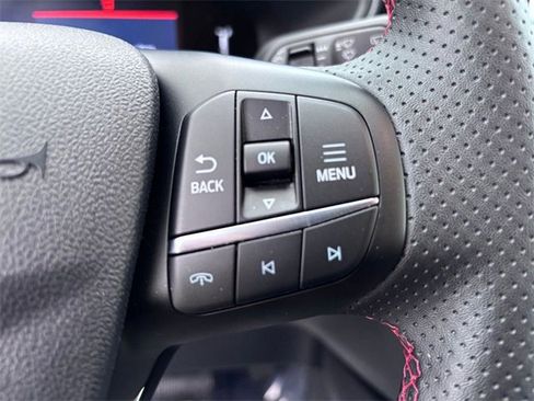 Used 2025 Ford Escape ST-Line image 18