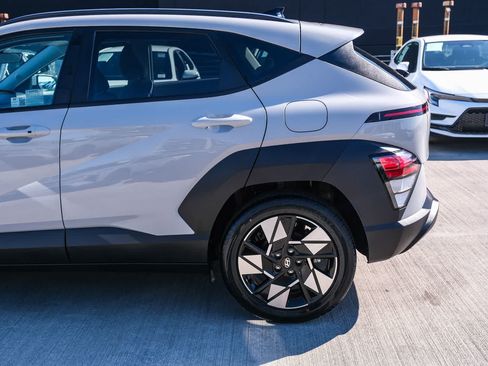 Used 2024 Hyundai Kona SEL FWD image 8