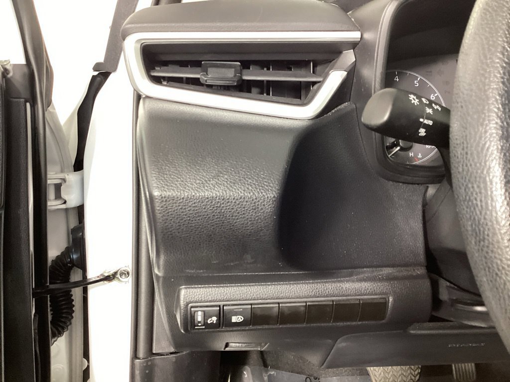 Used 2025 Toyota Corolla LE FWD image 12