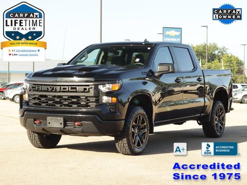 Used 2023 Chevrolet Silverado 1500 Custom Trail Boss w/ LPO, Dark Essentials Package AWD/4WD image 3
