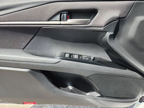 Used 2025 Toyota Camry LE image 21