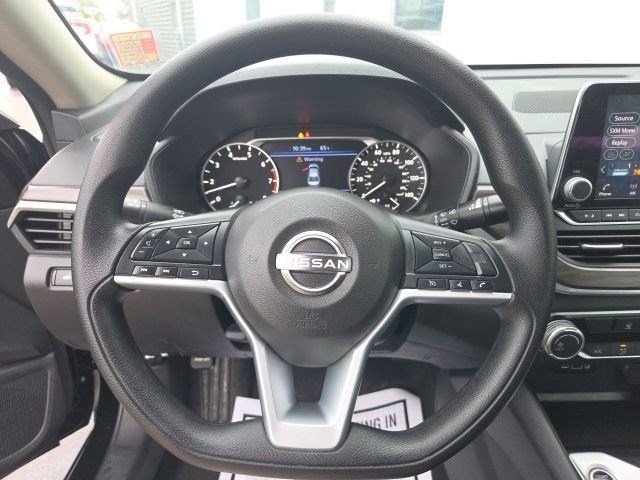 Used 2025 Nissan Altima 2.5 SV FWD image 16