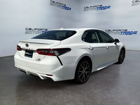Used 2023 Toyota Camry SE w/ Audio Upgrade Package FWD image 5