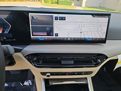 New 2025 BMW 330i xDrive Sedan w/ Premium Package image 21