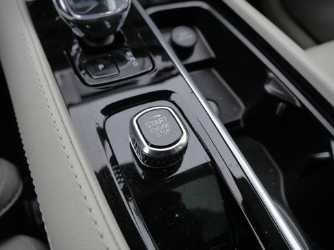 Used 2024 Volvo XC90 T8 Ultimate image 24