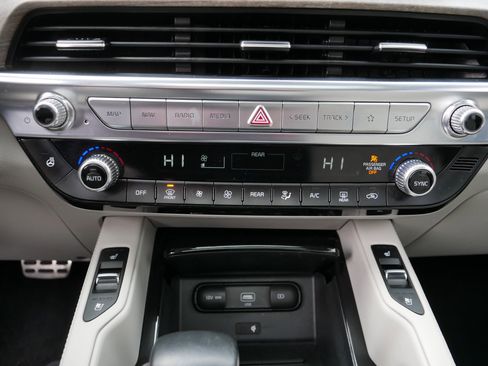 Certified 2021 Kia Telluride SX w/ SX Prestige Package AWD/4WD image 23