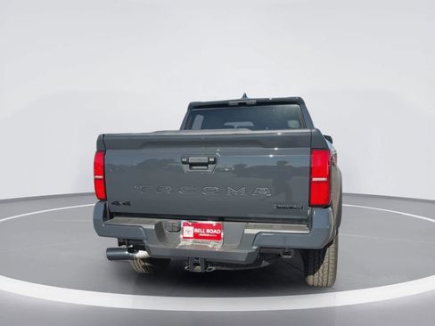 Used 2025 Toyota Tacoma TRD Off-Road AWD/4WD image 7