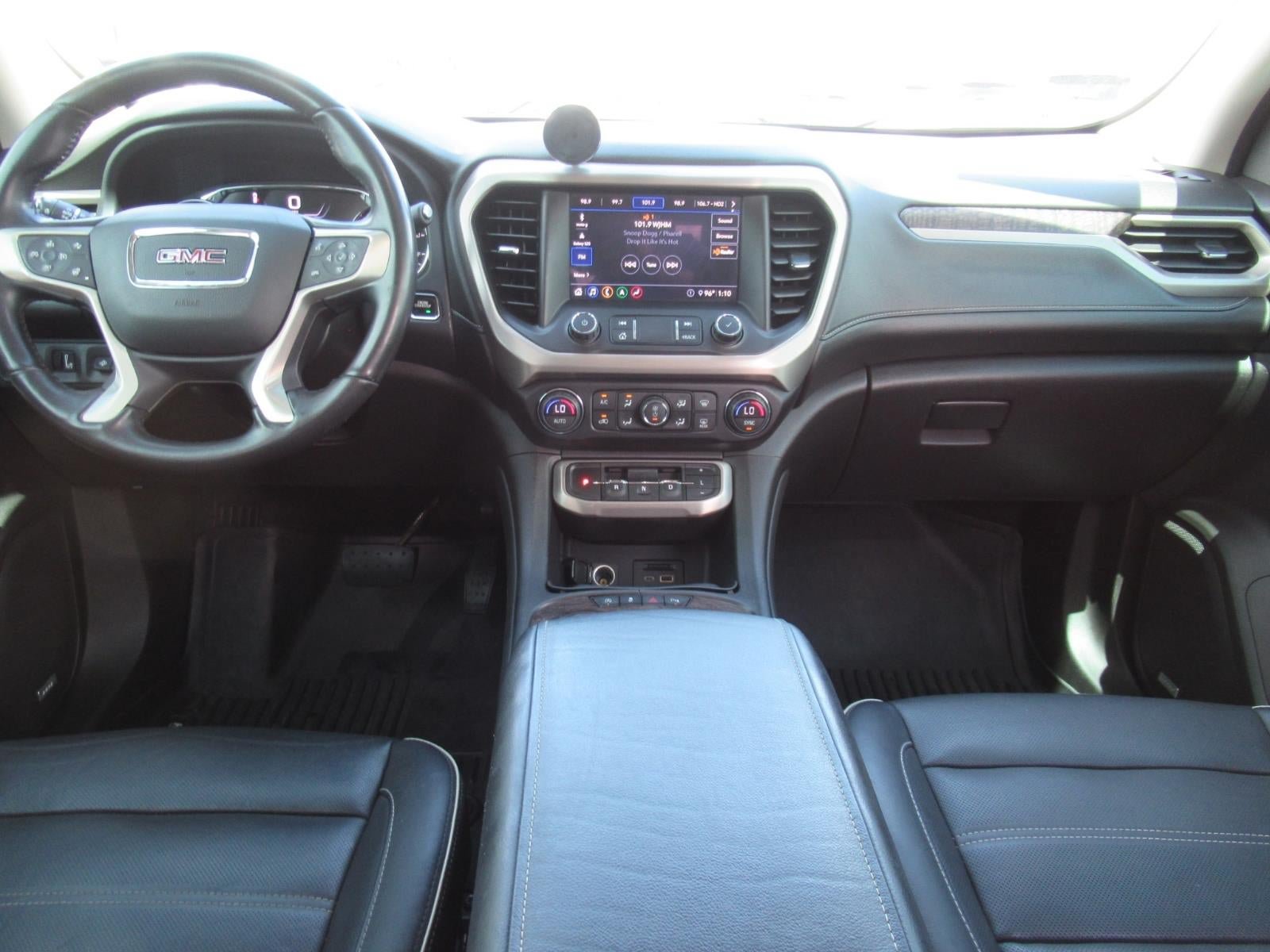 Used 2020 GMC Acadia Denali w/ Technology Package FWD image 12