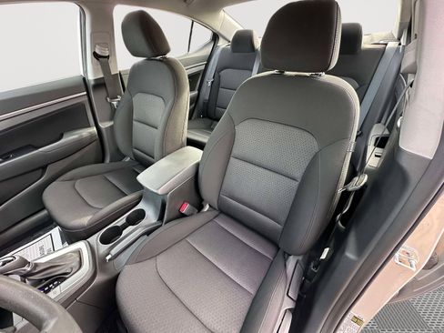 Used 2018 Hyundai Elantra SEL image 24