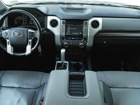 Used 2018 Toyota Tundra Limited w/ Limited Premium Package RWD image 25