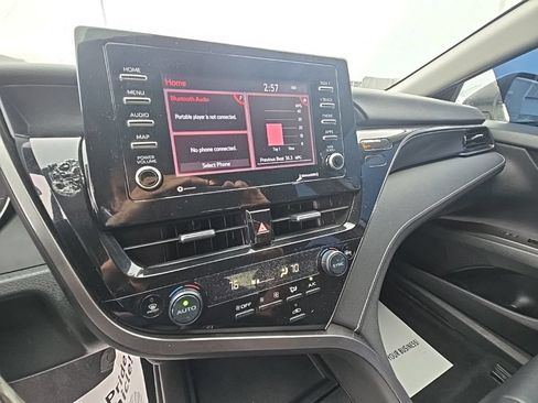 Used 2022 Toyota Camry SE FWD image 19