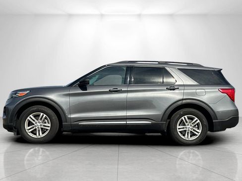 Used 2023 Ford Explorer XLT image 6