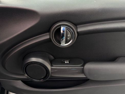 Used 2019 MINI Cooper Convertible image 23