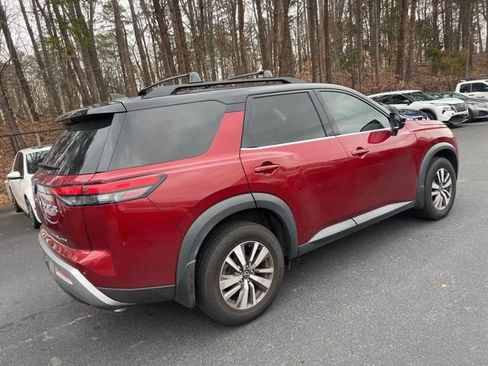 Used 2022 Nissan Pathfinder SL image 5