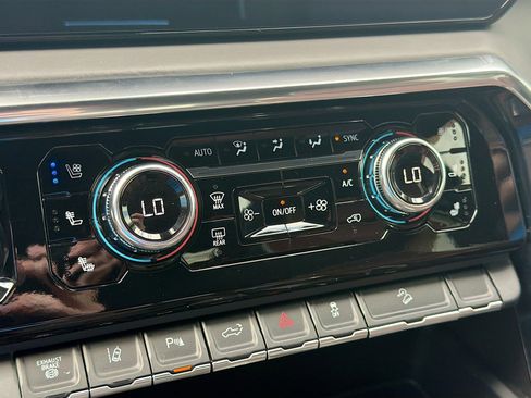 Used 2024 GMC Sierra 2500 Denali Ultimate w/ Max Trailering Package image 34