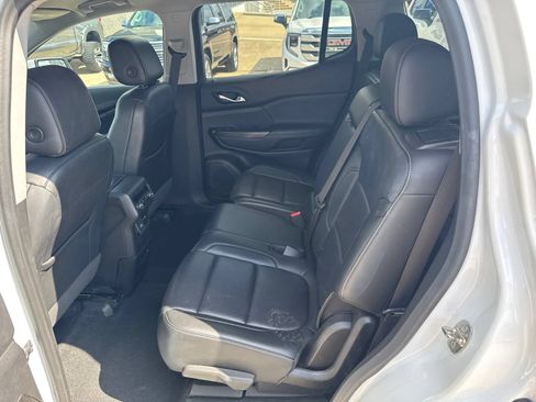 Used 2023 GMC Acadia SLT FWD image 11