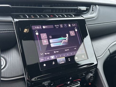 New 2025 Jeep Grand Cherokee Altitude image 31