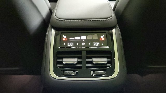 Used 2026 Volvo XC90 B5 Core AWD/4WD image 30