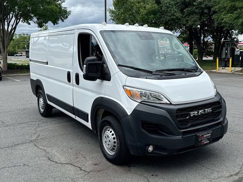 Used 2025 RAM ProMaster 2500 w/ Convenience Group FWD image 1