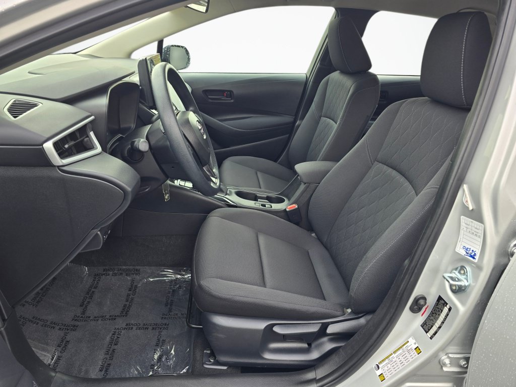 Used 2025 Toyota Corolla LE FWD image 13