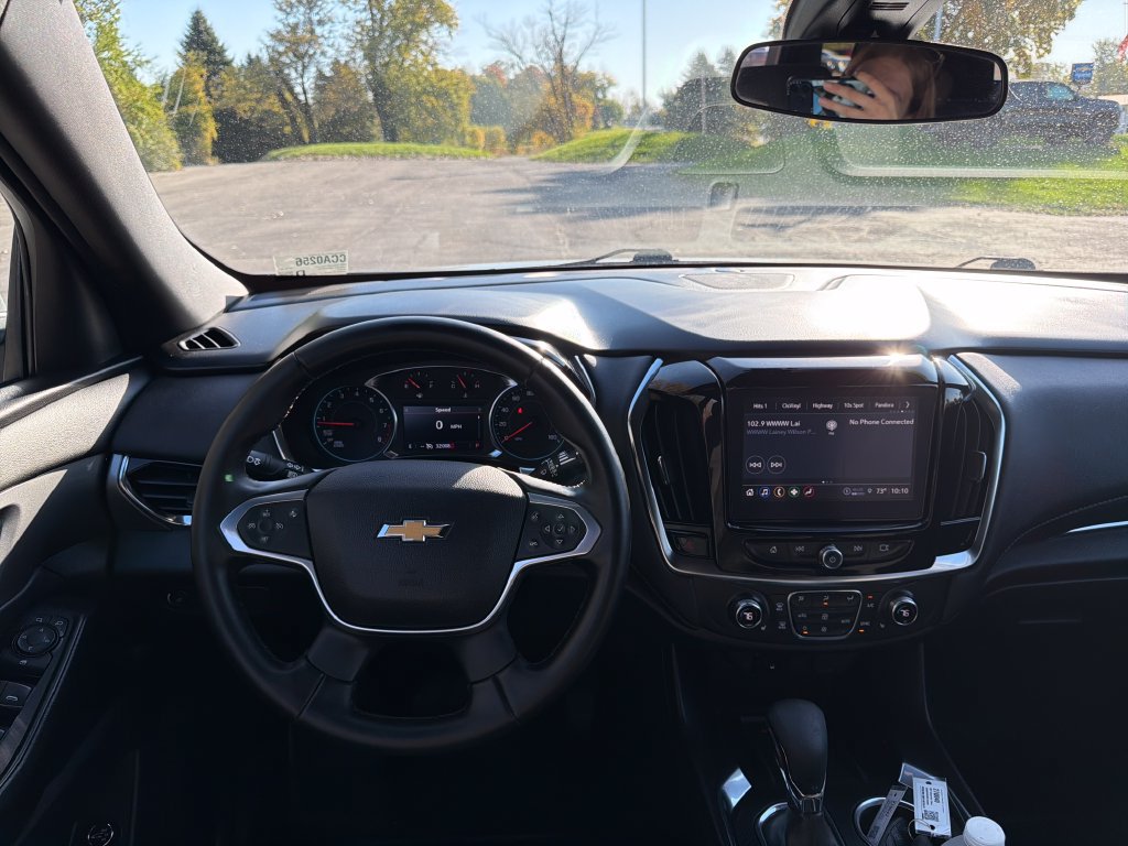 Used 2023 Chevrolet Traverse LT FWD image 26