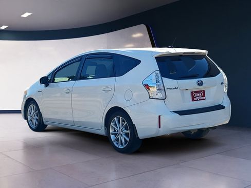 Used 2014 Toyota Prius V Three image 3
