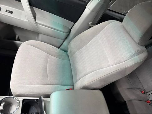 Used 2012 Toyota Highlander FWD image 25