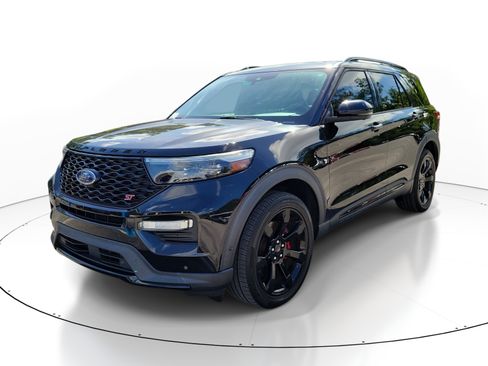 Used 2020 Ford Explorer ST w/ ST Street Pack AWD/4WD image 2
