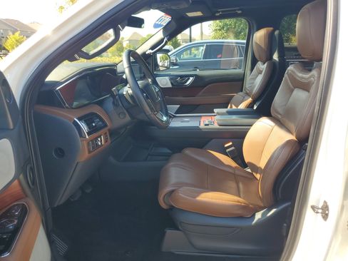 Certified 2022 Lincoln Navigator Reserve image 12