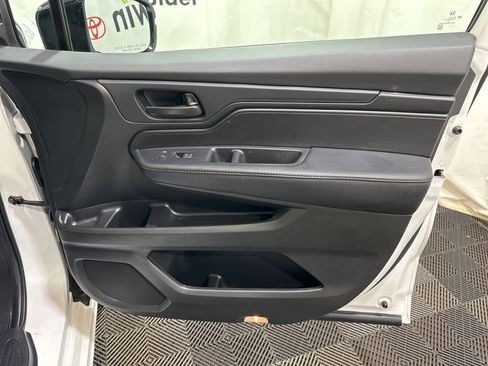 Used 2025 Honda Odyssey Sport-L image 11