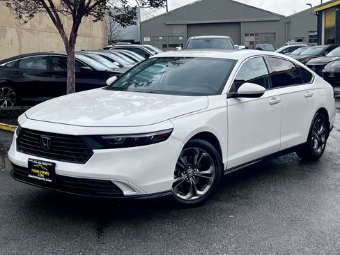 Used 2023 Honda Accord EX image 2