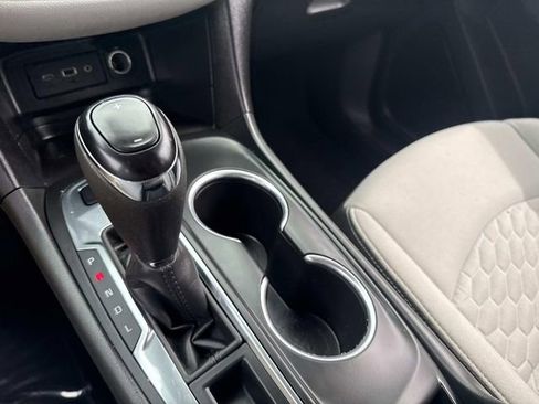 Used 2021 Chevrolet Equinox LS w/ LS Convenience Package image 29